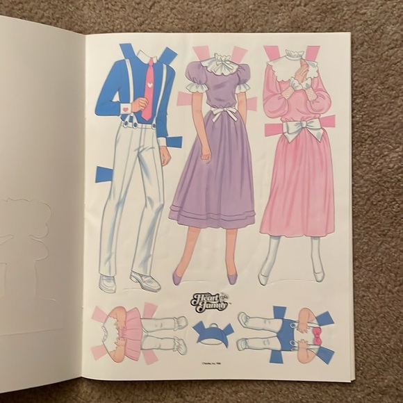 1985 Golden Book “The Heart Family” Paper Dolls - Picture 7 of 10